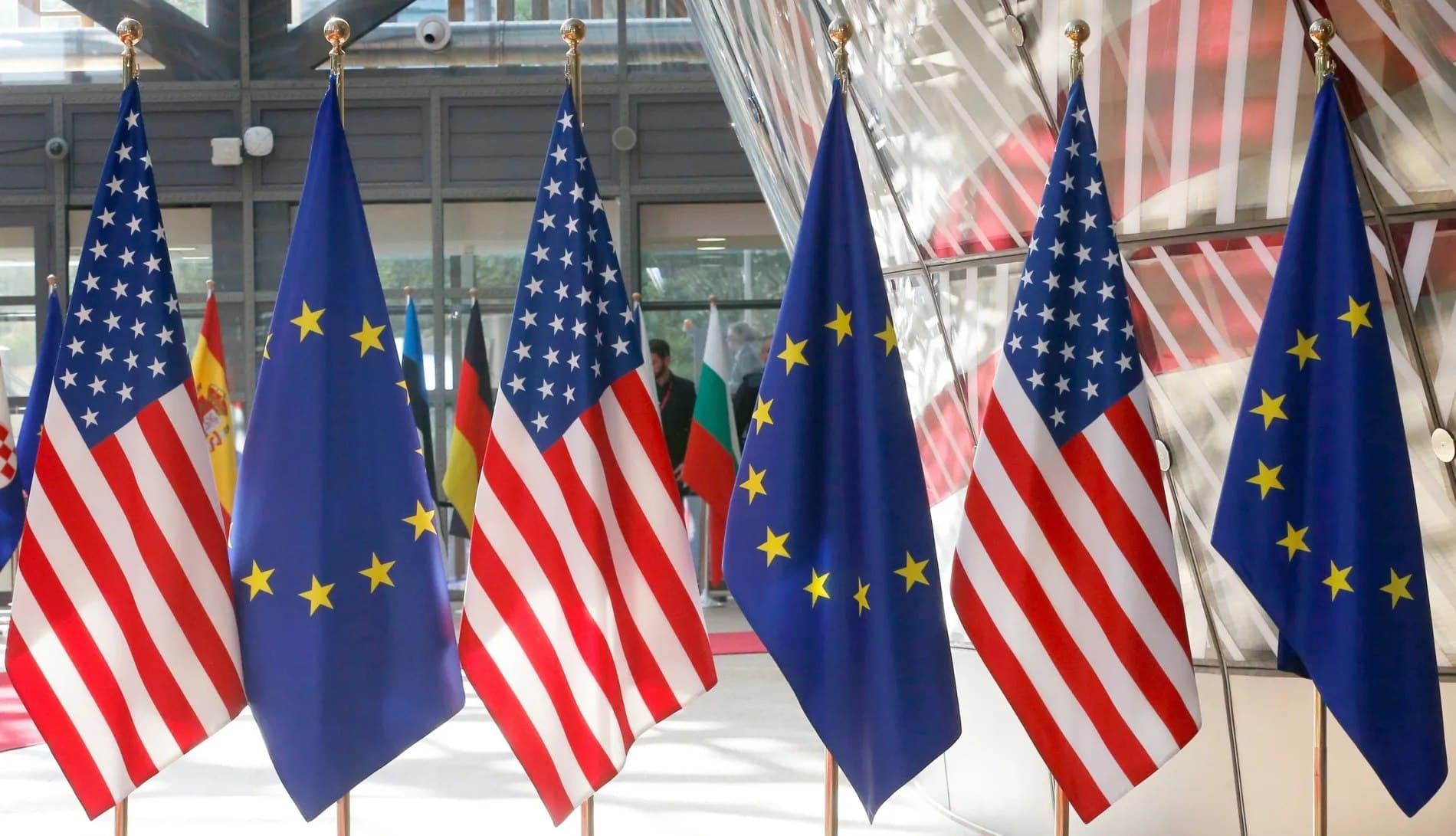 Featured image for: EU and US Forge $1.35 Trillion Trade Pact, Boosting Energy, Defense, and Economy EU and US Forge $1.35 Trillion Trade Pact, Boosting Energy, Defense, and Economy