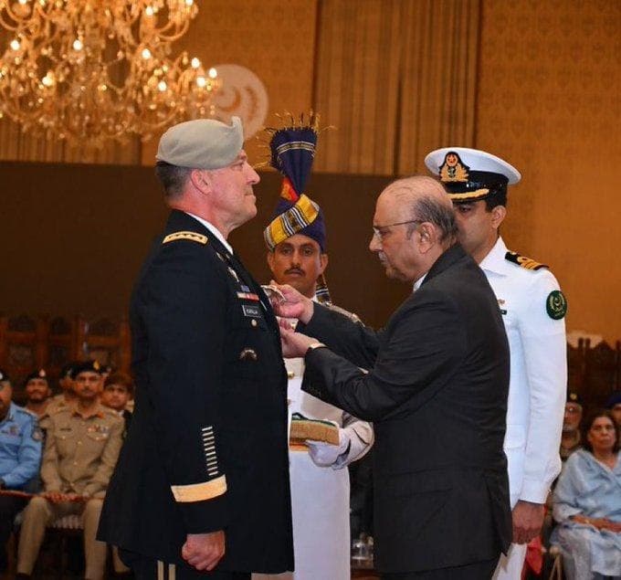 Featured image for: U.S. CENTCOM Chief General Kurilla Receives Pakistan's Nishan-e-Imtiaz for Military Collaboration U.S. CENTCOM Chief General Kurilla Receives Pakistan's Nishan-e-Imtiaz for Military Collaboration