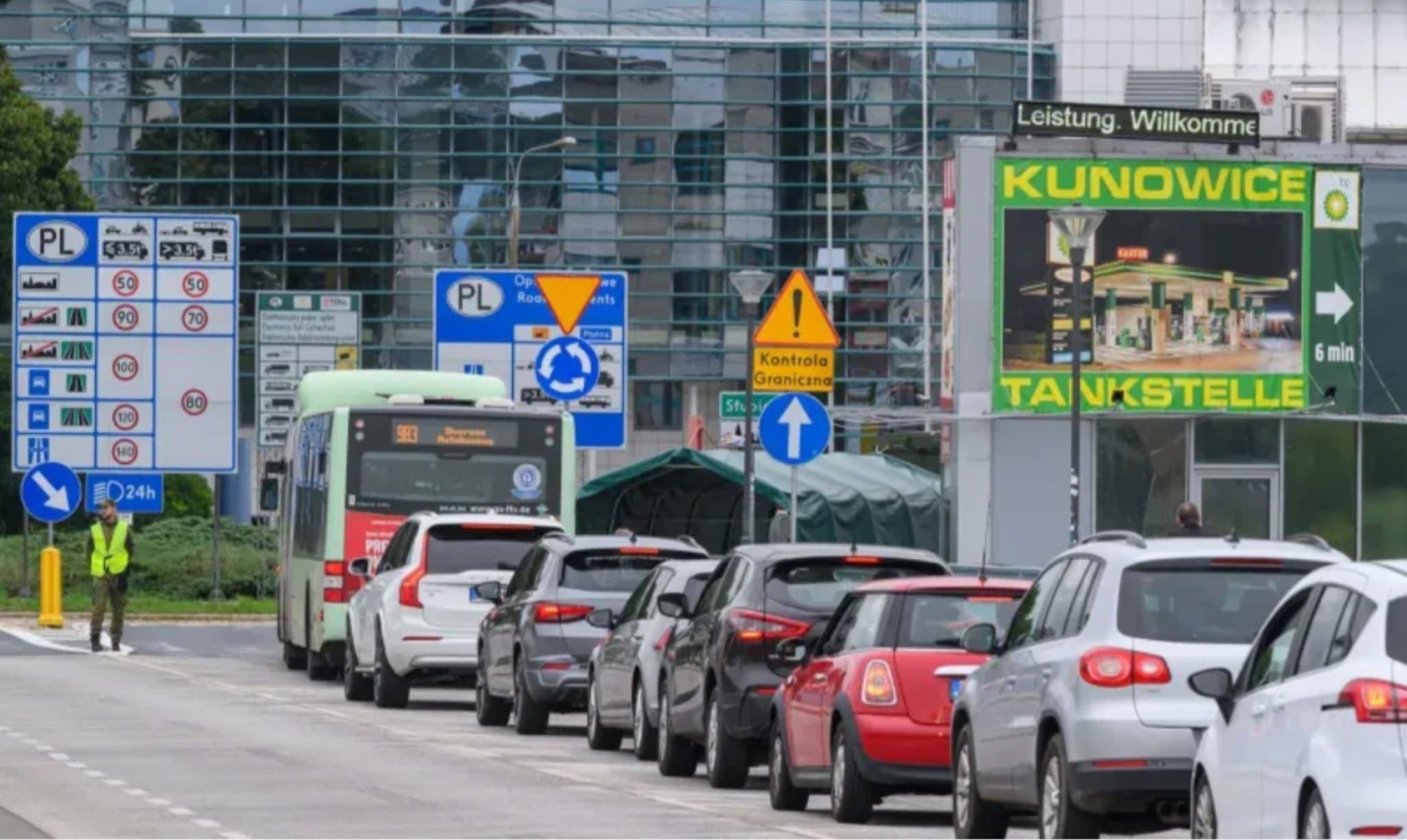 Featured image for: Poland Extends Border Controls with Germany Until October 4, Heightening Security Concerns Poland Extends Border Controls with Germany Until October 4, Heightening Security Concerns