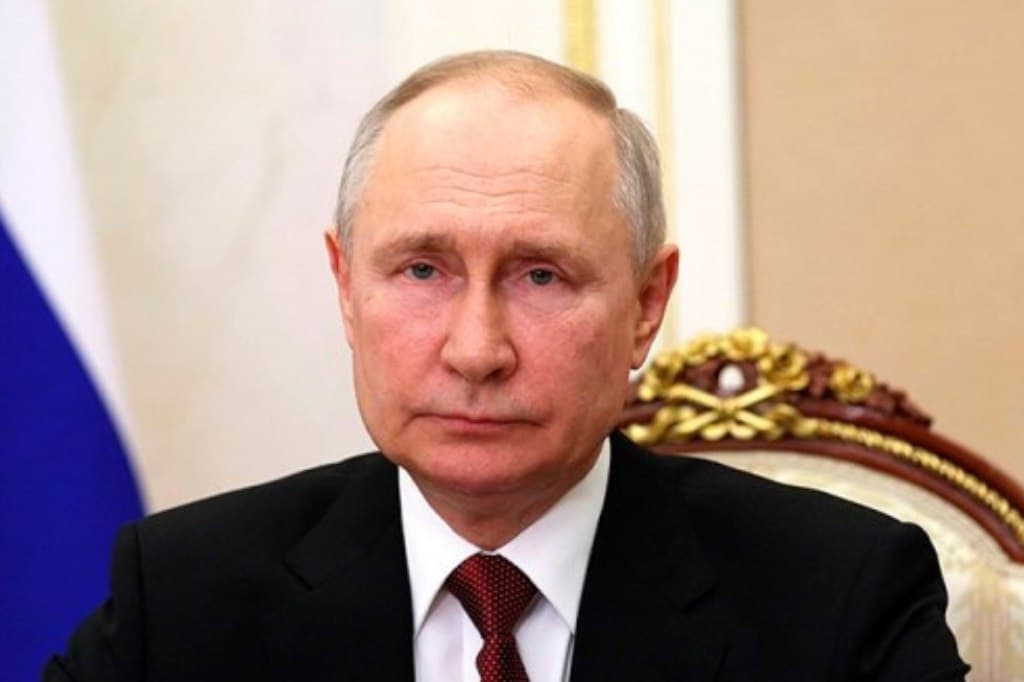 Featured image for: Putin Demands Ukraine Recognize Russian as Official Language Amid Security Threats Putin Demands Ukraine Recognize Russian as Official Language Amid Security Threats