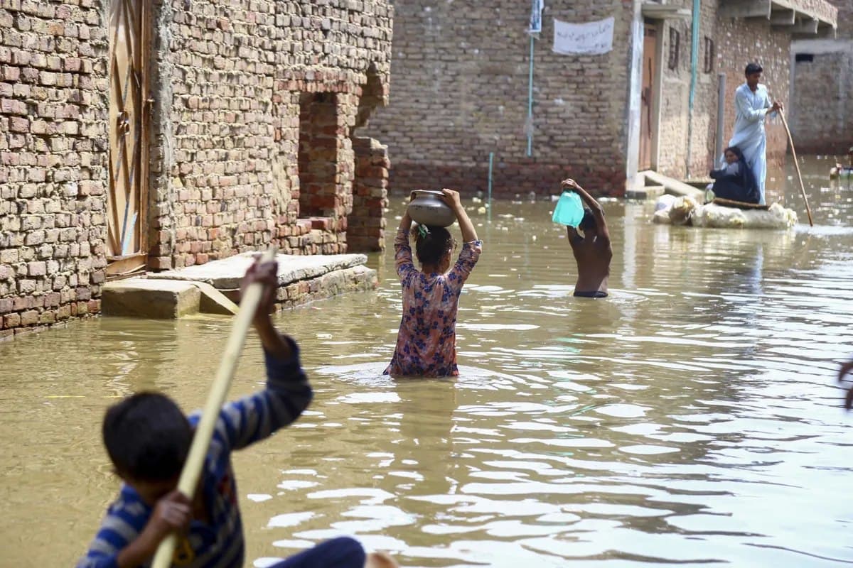 Featured image for: Devastating Flash Floods Hit Pakistan and India, Thousands Evacuate Devastating Flash Floods Hit Pakistan and India, Thousands Evacuate