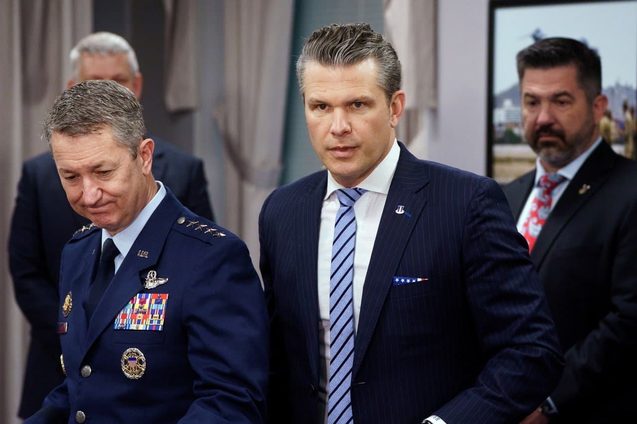 Featured image for: Top US military leaders criticize Hegseth's national defense strategy Top US military leaders criticize Hegseth's national defense strategy