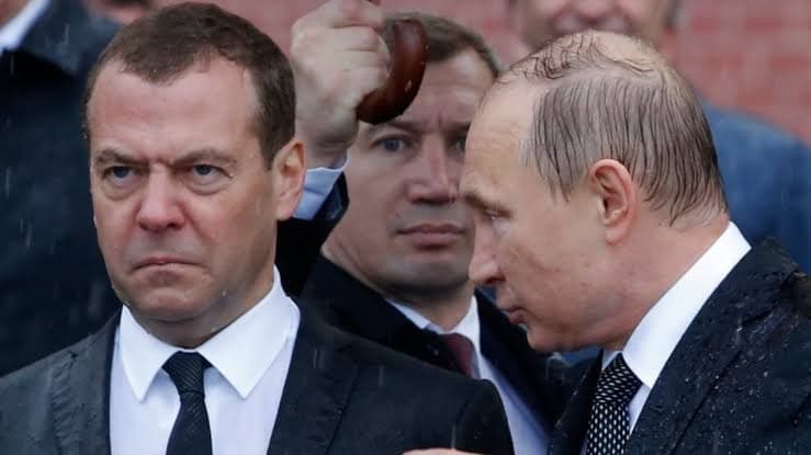 Featured image for: Trump calls Medvedev a 'stupid man who works for Putin' Trump calls Medvedev a 'stupid man who works for Putin'