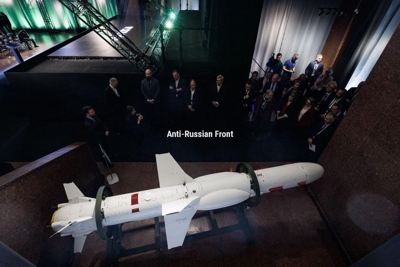 Featured image for: Ukraine showcases advanced weapon prototypes to foreign military delegates Ukraine showcases advanced weapon prototypes to foreign military delegates