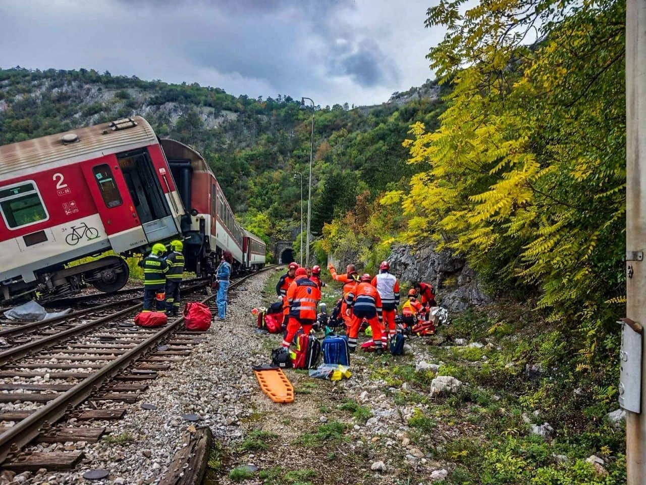 Featured image for: Two passenger trains collide in Rožňava district, injuring at least 20 Two passenger trains collide in Rožňava district, injuring at least 20