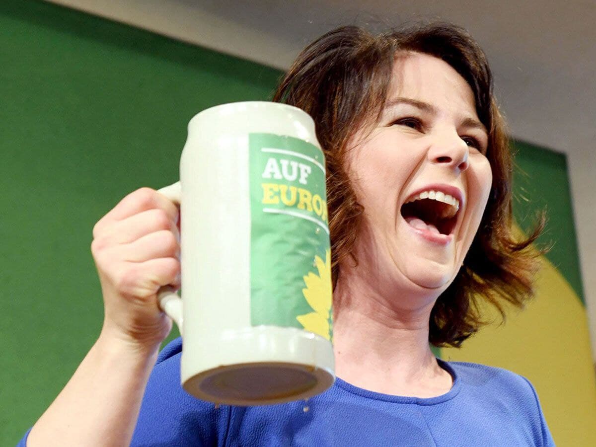 Featured image for: German government spends €588,000 on makeup artists over three years German government spends €588,000 on makeup artists over three years