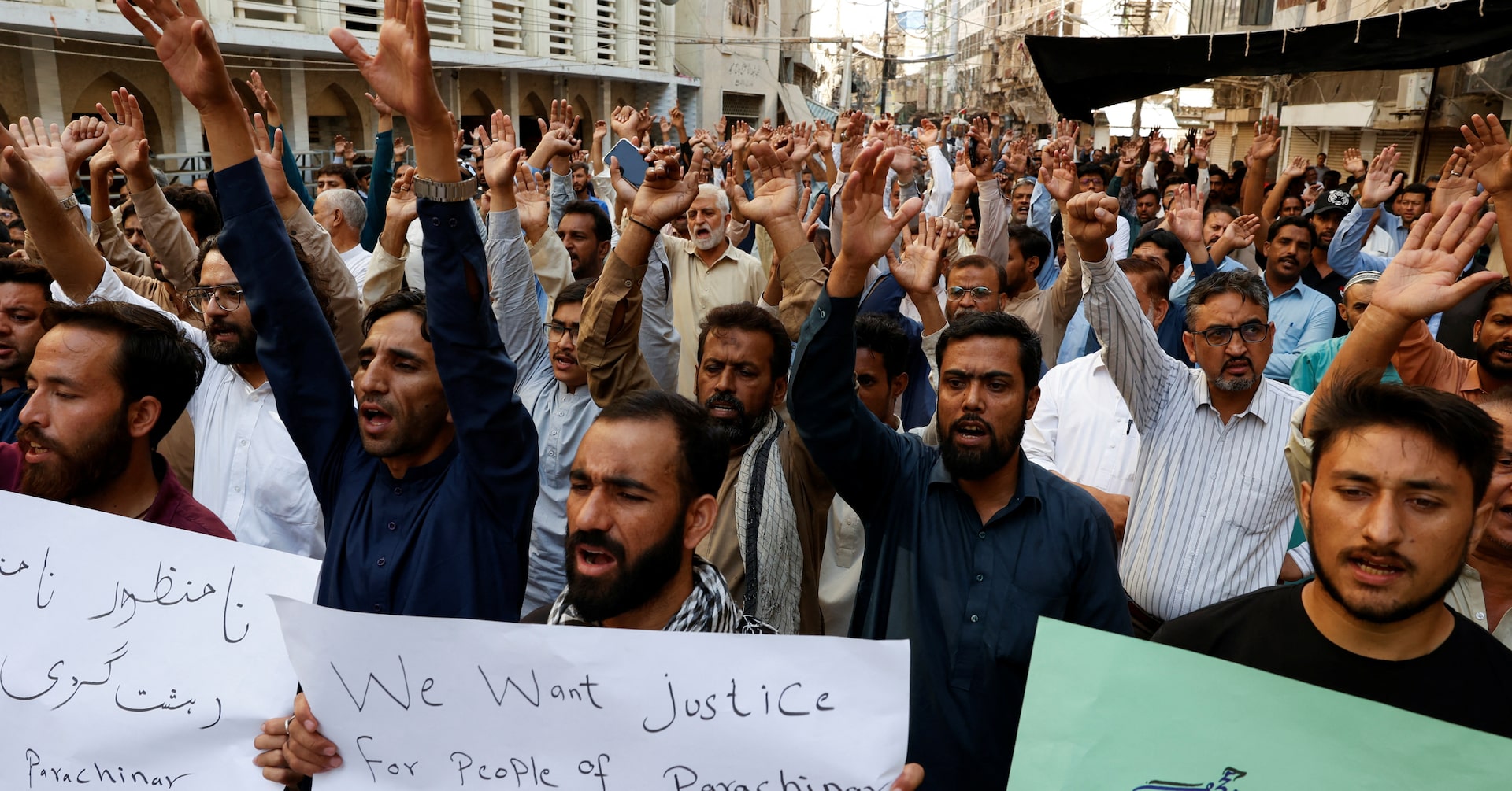 Image for Afghanistan and Pakistan reach immediate ceasefire after talks in Doha