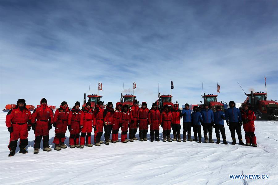 Image for Chinese expedition team departs for Antarctica with 500 members