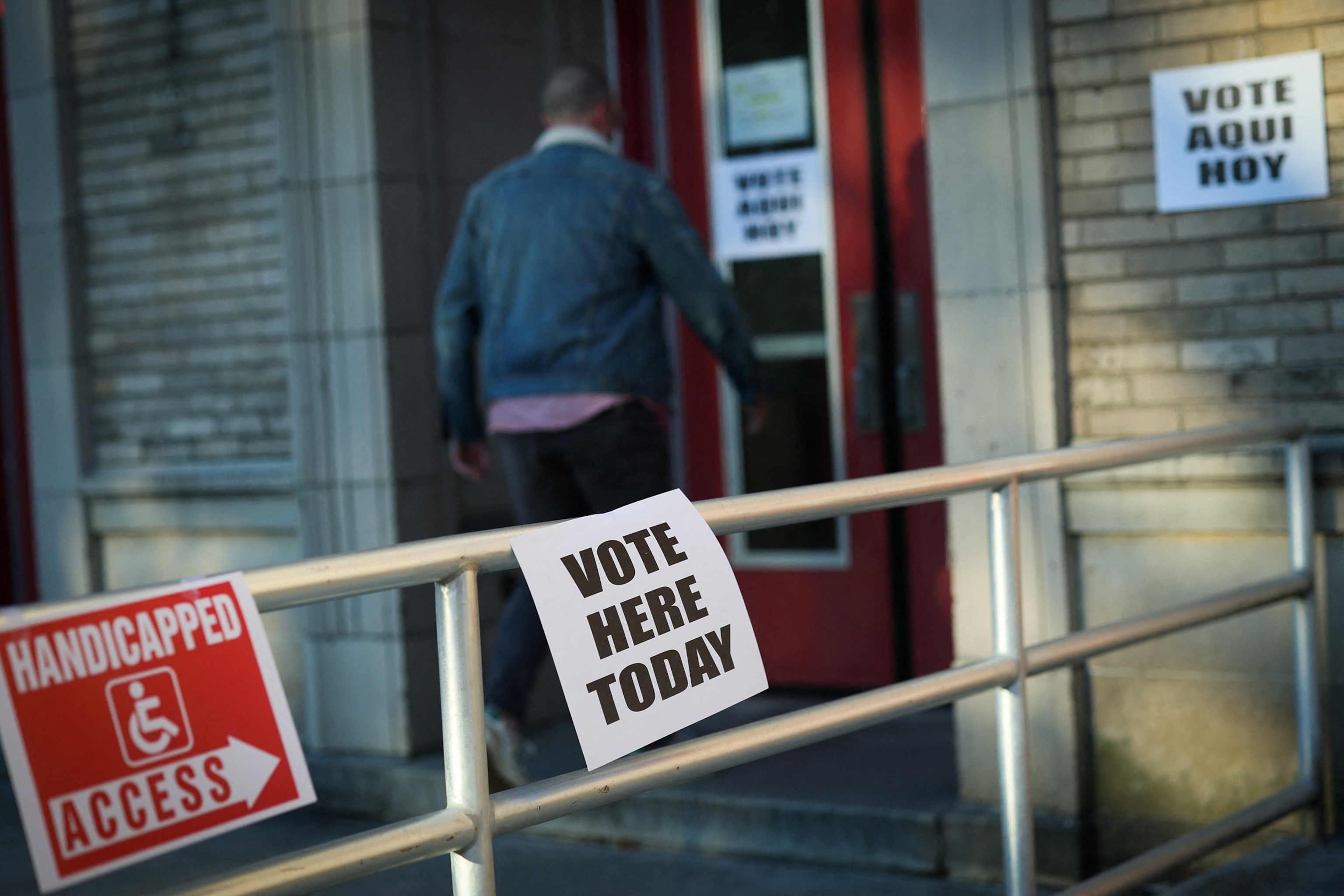 Image for Bomb threats in seven counties lead to New Jersey polling site closures