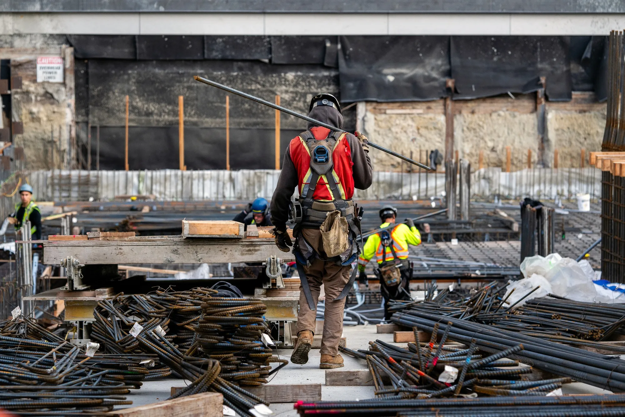 Image for Canadian economy adds 66,600 jobs in October, jobless rate at 6.9%