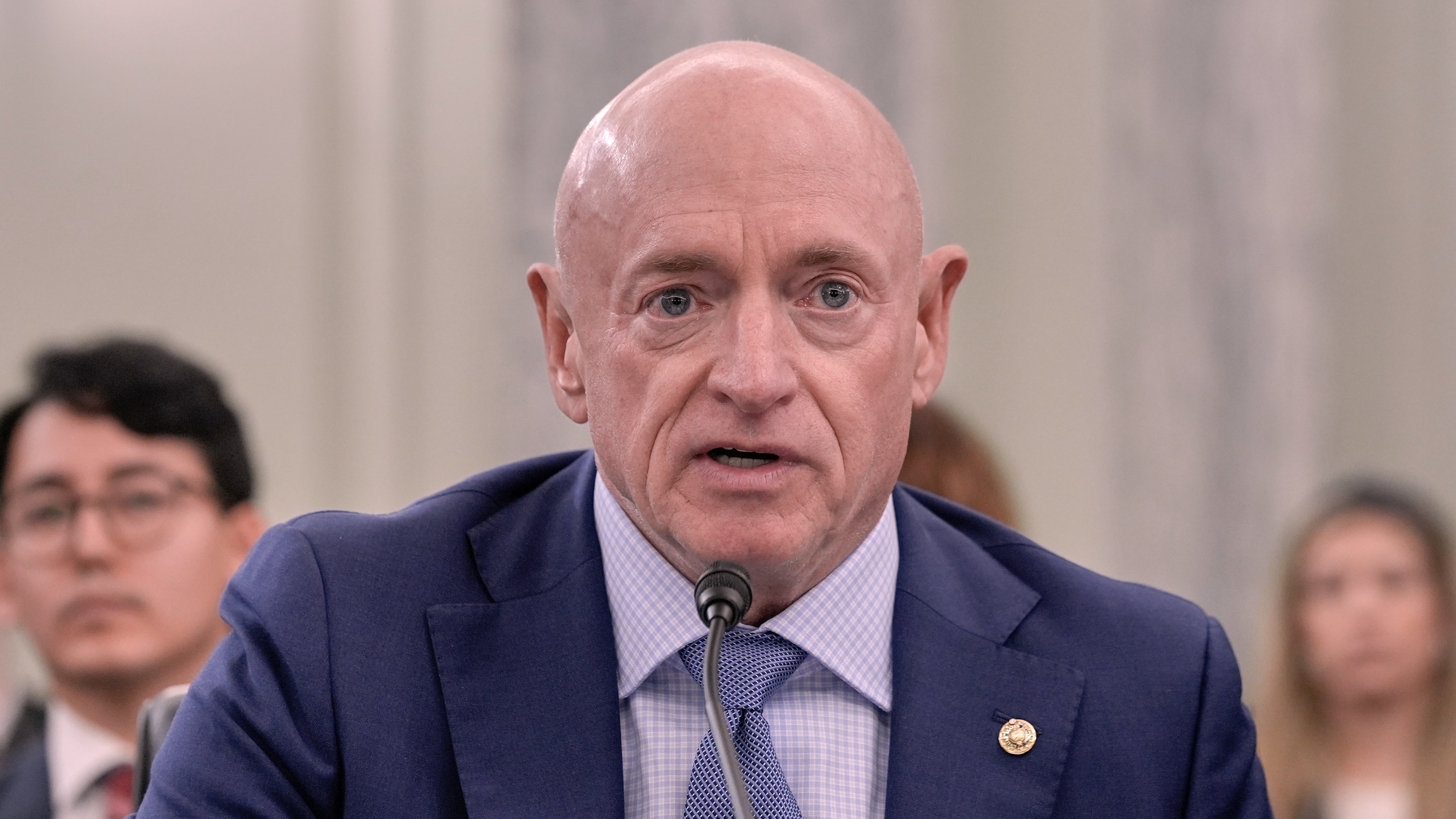 Image for Pentagon investigates Senator Mark Kelly over video urging troops to disobey orders