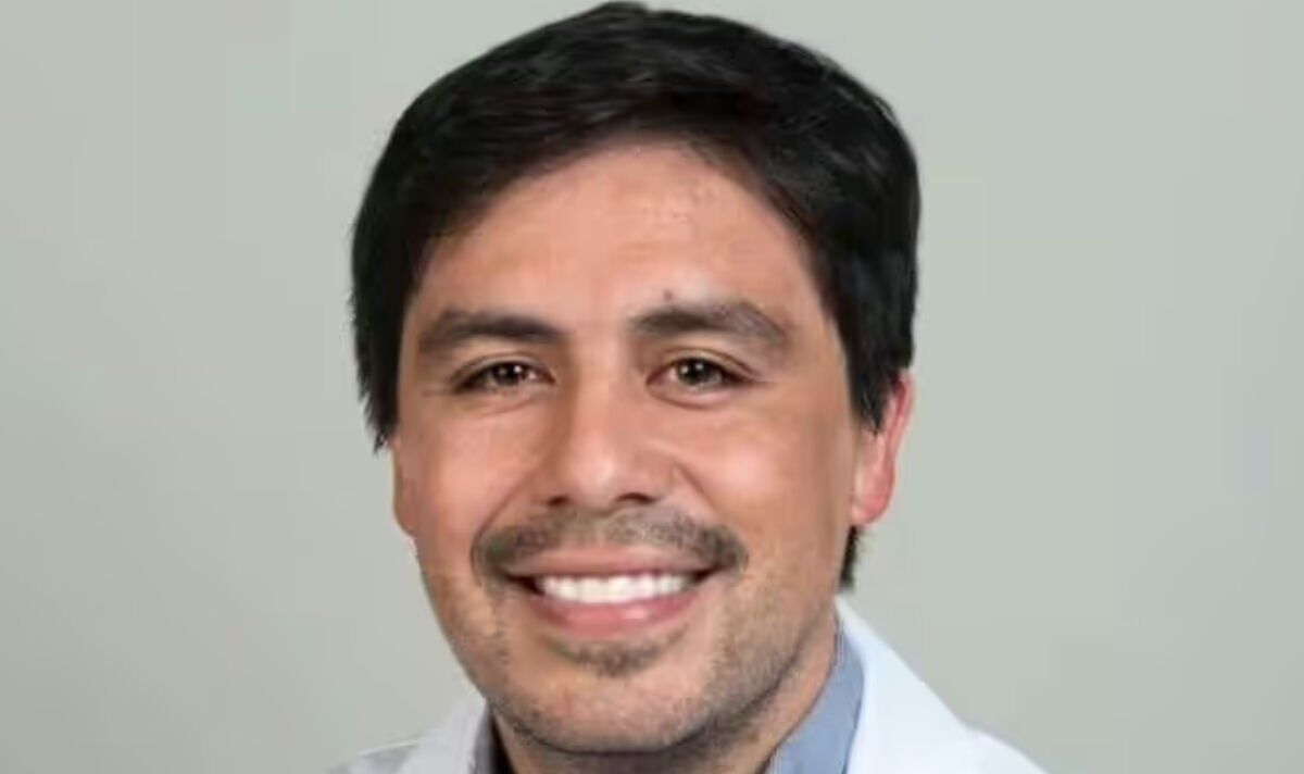 Image for Doctor Salvador Plasencia jailed for 2.5 years for supplying ketamine