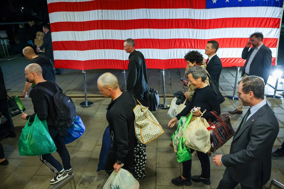 Image for Belarus frees 123 prisoners, including Maria Kalesnikava and Viktar Babaryka