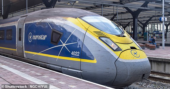 Image for Eurostar suspends all services connecting UK to Europe due to power issues