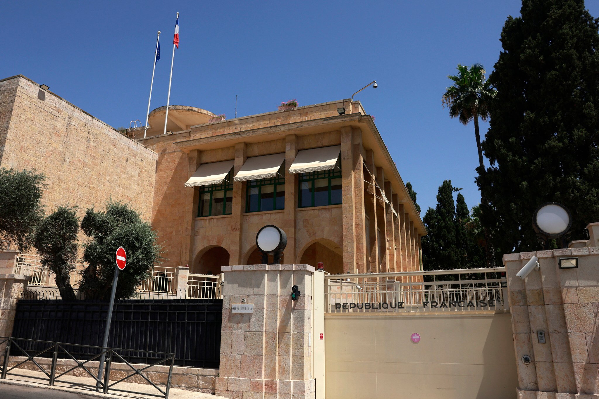 Image for Breaking: France Threatens Strong Response if Israel Closes Jerusalem Consulate