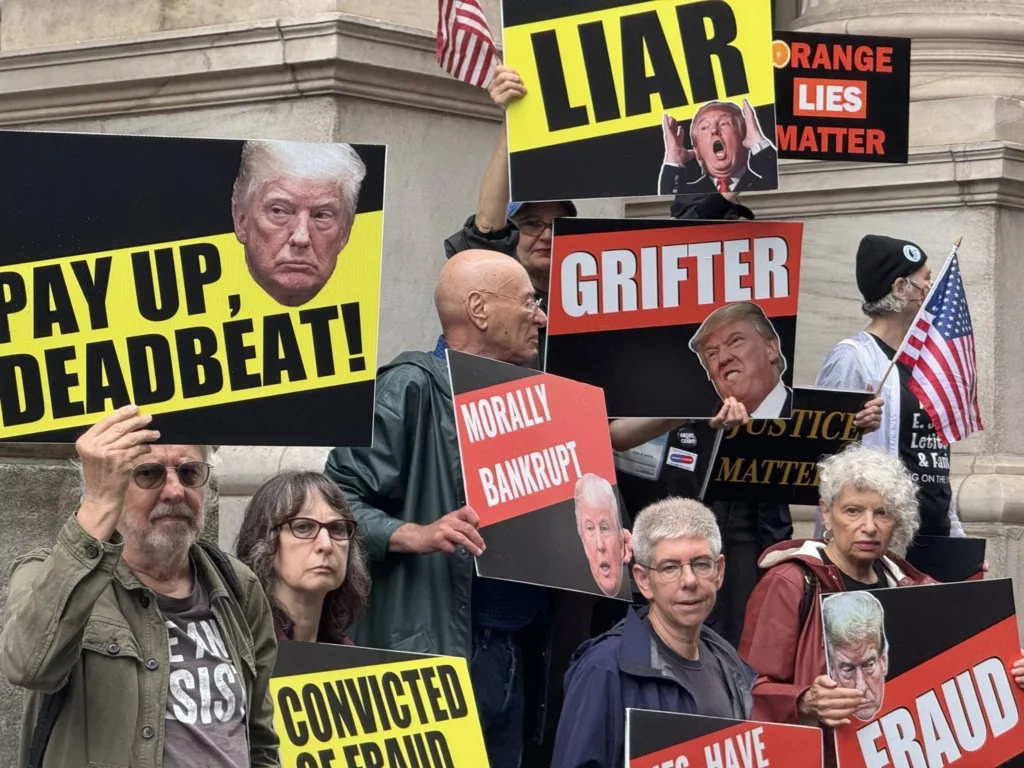 Image for Activist Confronts Australian Politician, Disrupts Anti-Protest Interview