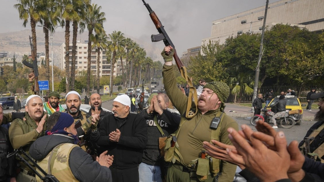 Image for Russians stayed away from battle during Hayat Tahrir al-Sham takeover, says Syria