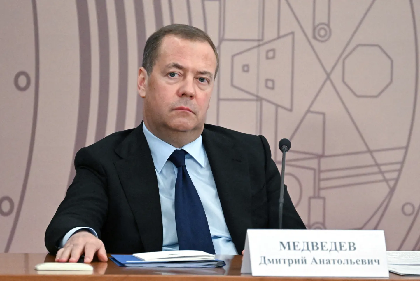 Image for Medvedev warns no-fly zone over Ukraine will lead to NATO-Russia war