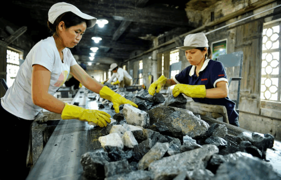 Image for China bans export of technologies related to rare earth mining and refining