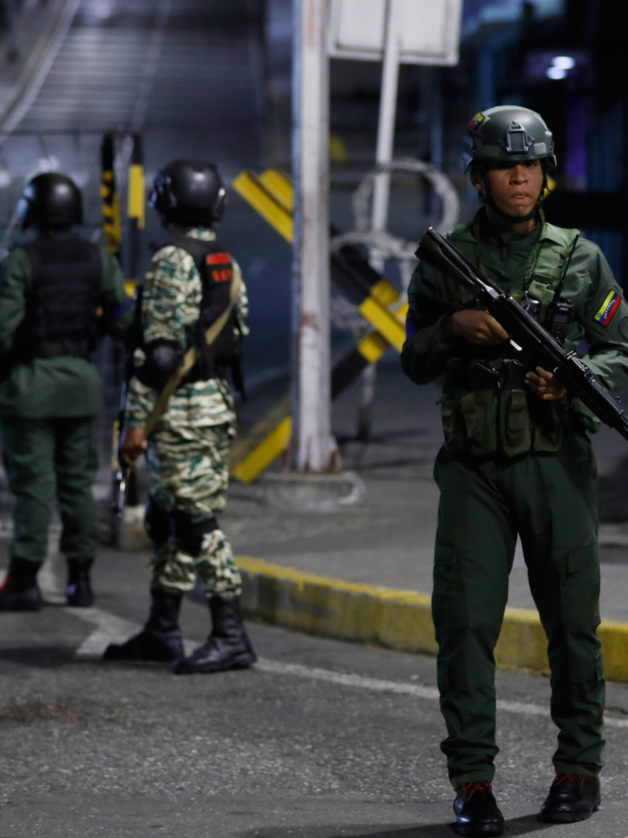 Image for Armed clashes reported near Miraflores area in Caracas, Venezuela