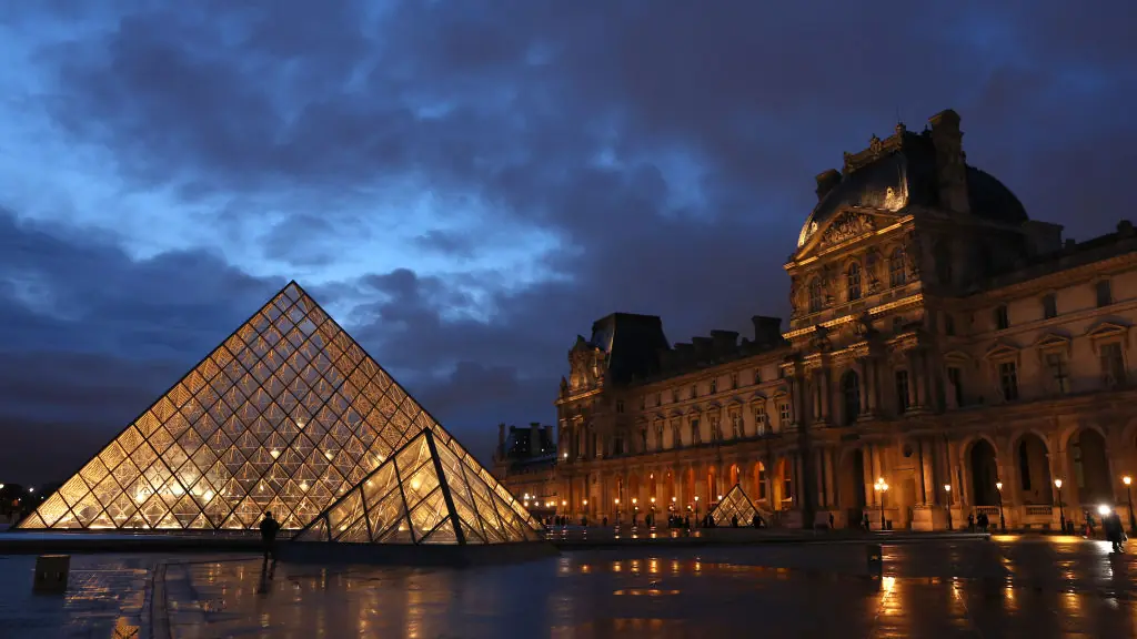Image for Two men arrested for stealing $100 million in crown jewels at Louvre