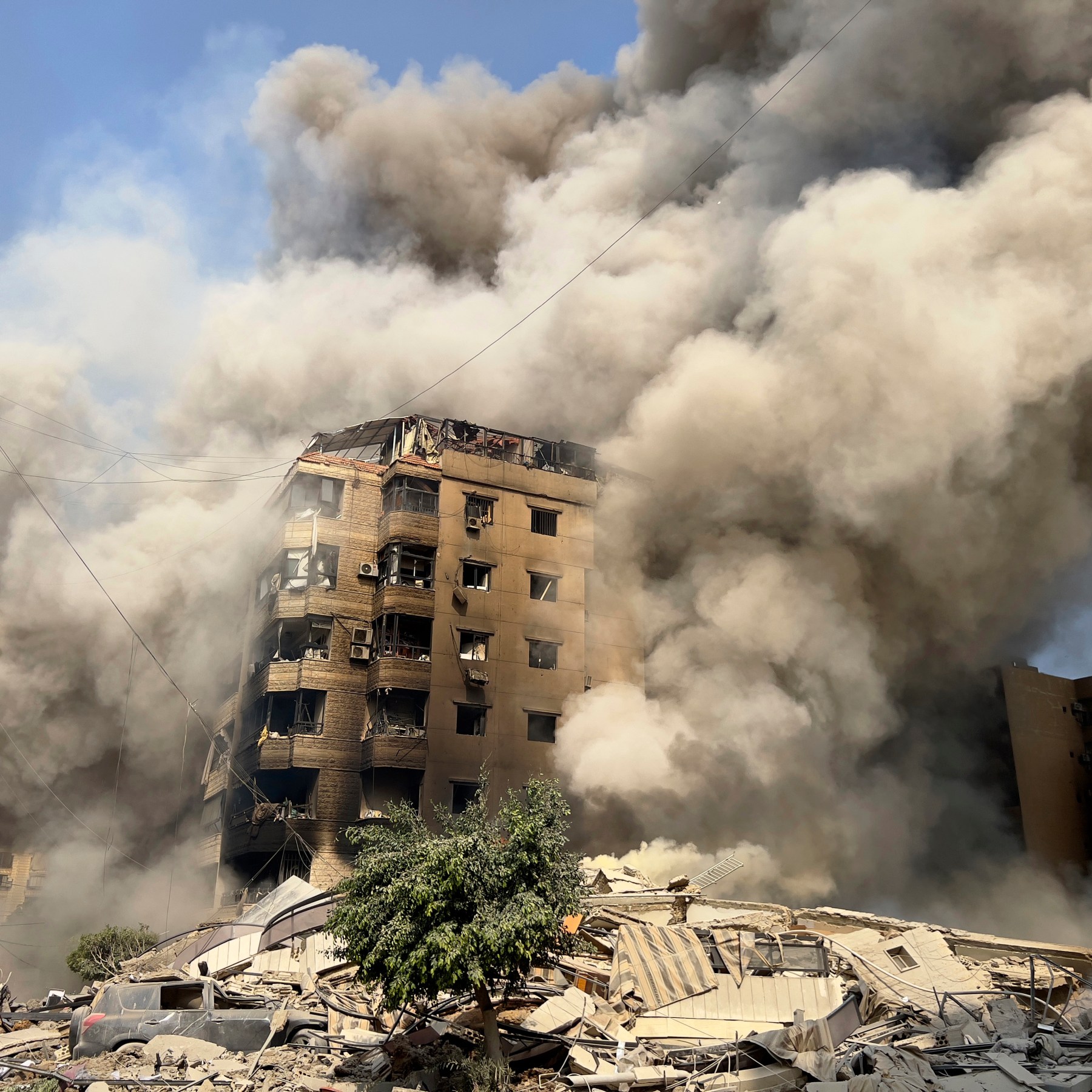 Image for Hezbollah Threatens Retaliation Amid Pivotal Disarmament Talks; Lebanon Braces for Conflict