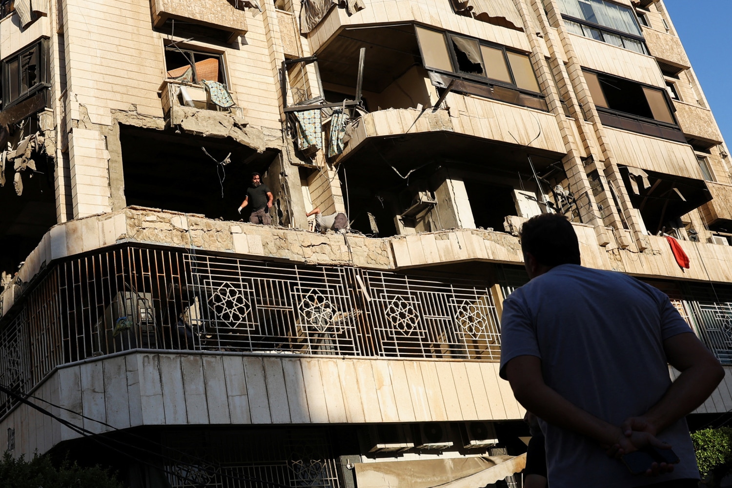 Image for Breaking: Lebanese Authorities Launch Urgent Weapon Collection in Burj al-Barajneh Camp