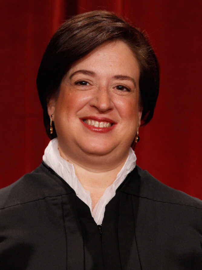 The Robe Seems To Suit New Supreme Court Justice Elena Kagan ...