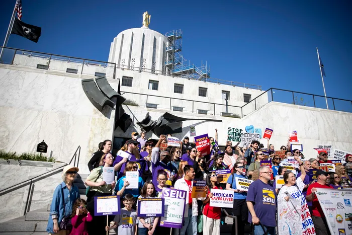 Protesters rally at Oregon State Capitol over potential ...