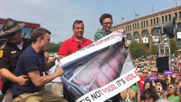 Animal rights activists interrupt Chris Christie speech