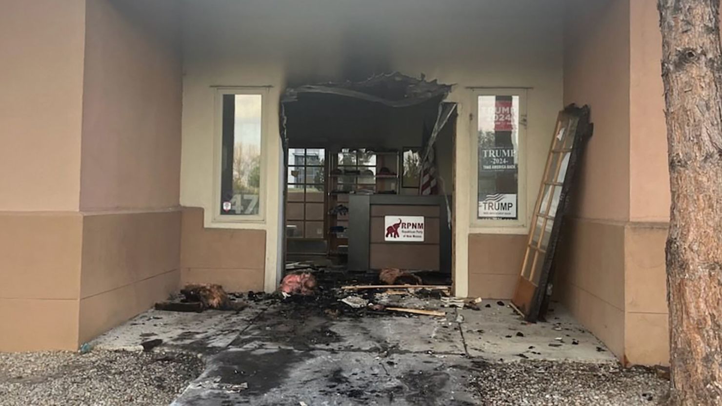 Investigators probe fire at Republican Party