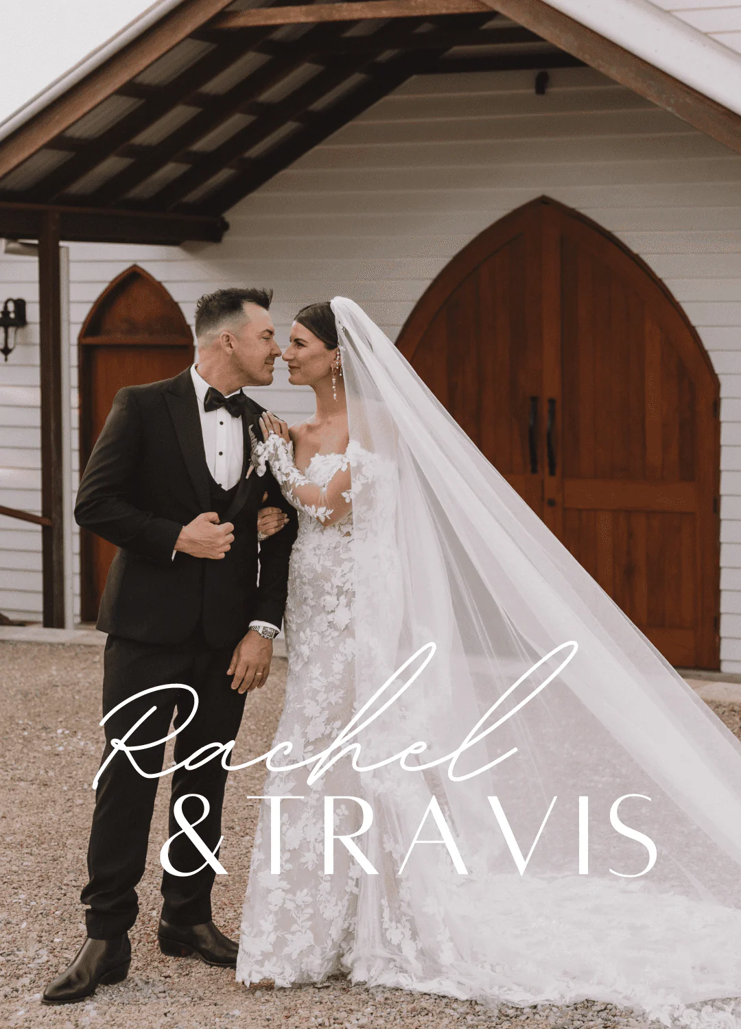 A Christmas meeting to remember: Rachel & Travis …