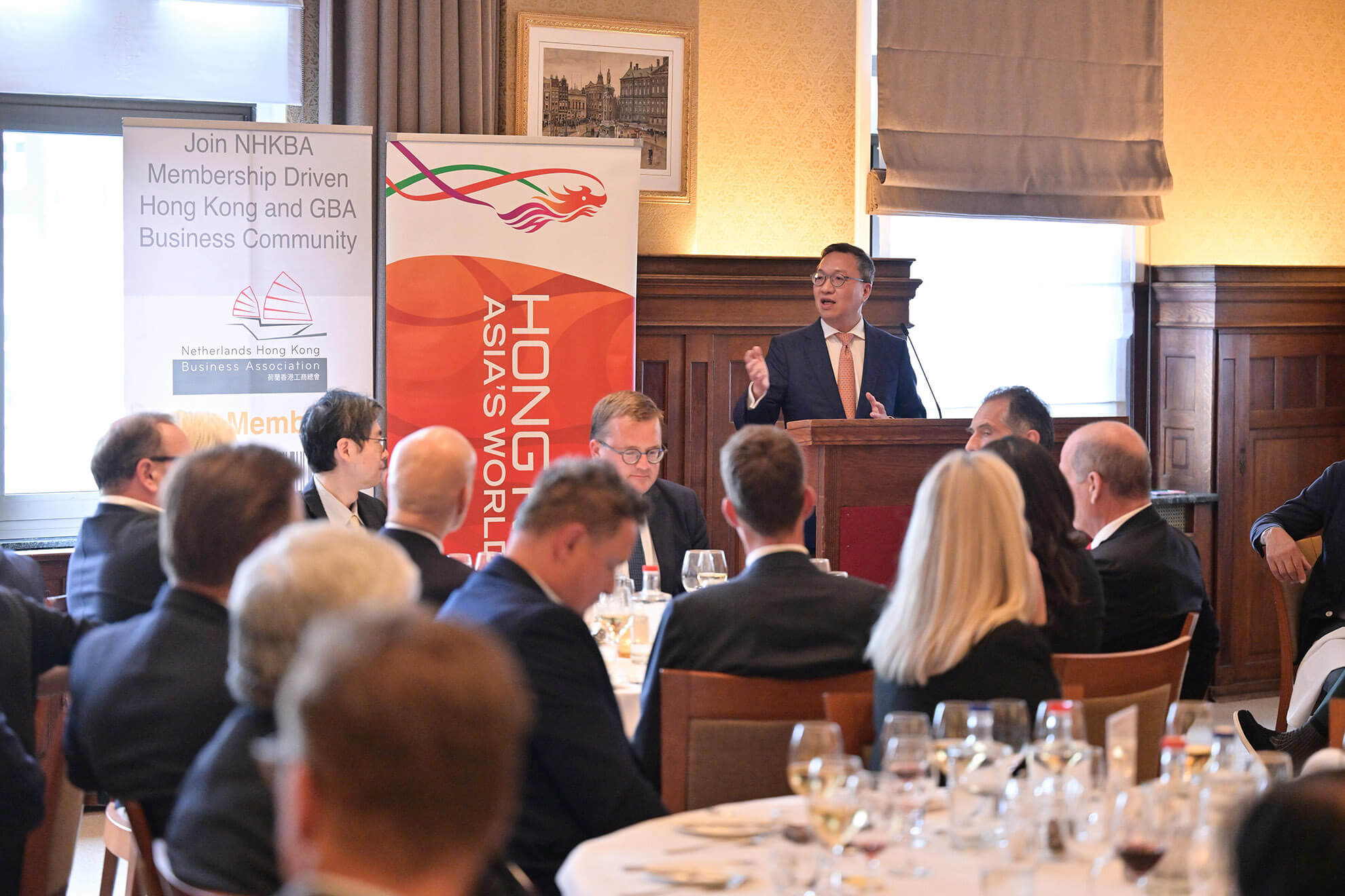 SJ commences European visit in Netherlands (with photos)