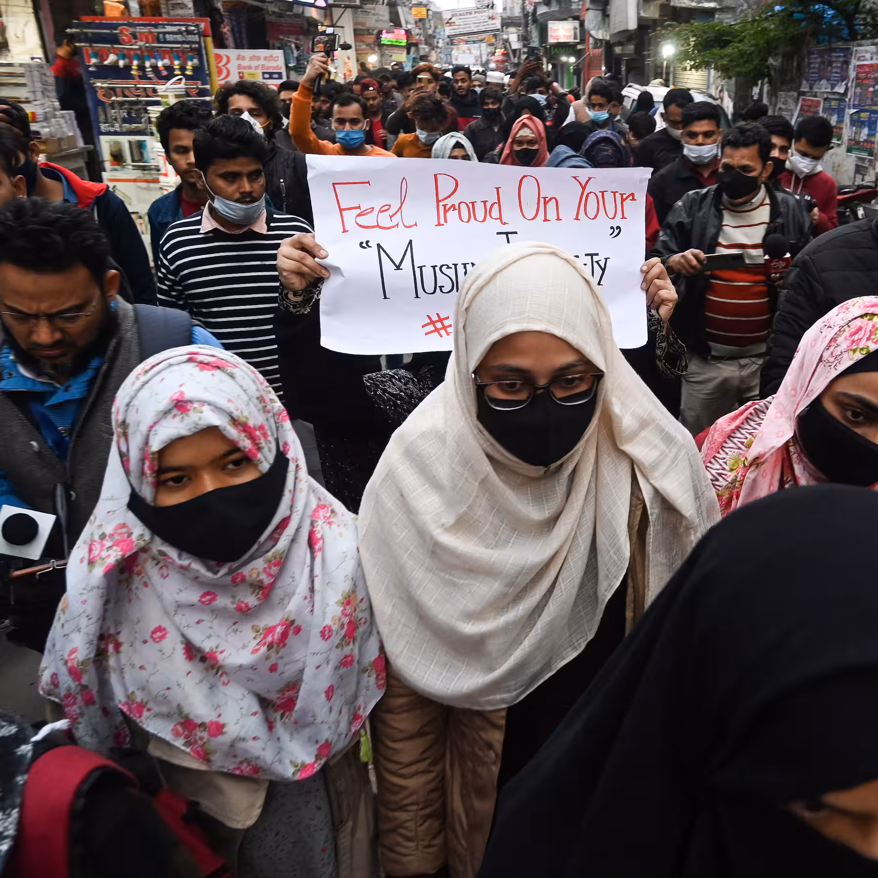 India hijab protests: Student demonstrations against hijab ...