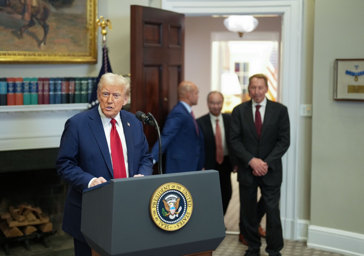 Trump defends pardons for violent rioters at AI news ...