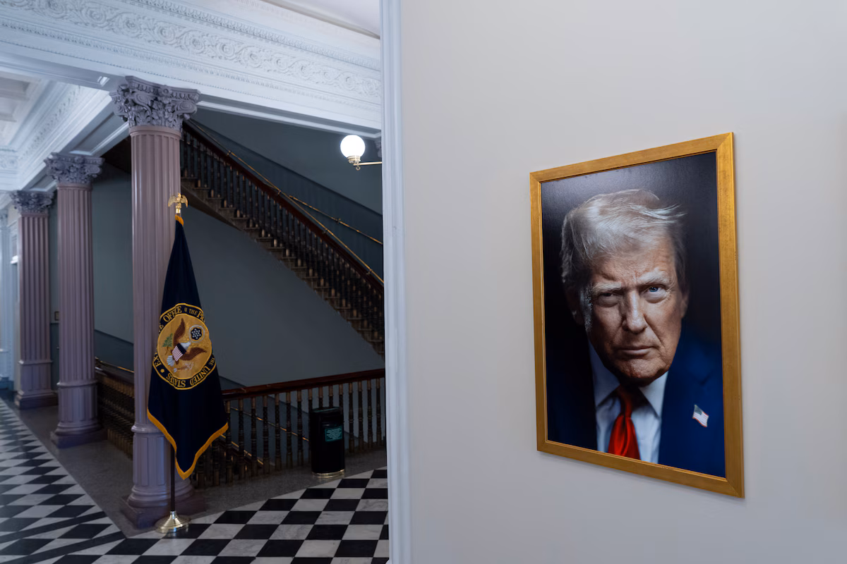 Trump’s new presidential portrait revealed by White House - The ...