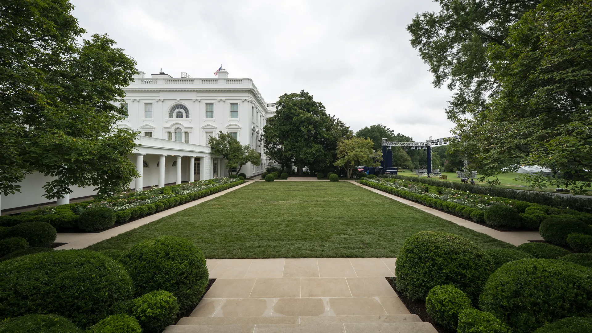 White House debuts redesigned Rose Garden