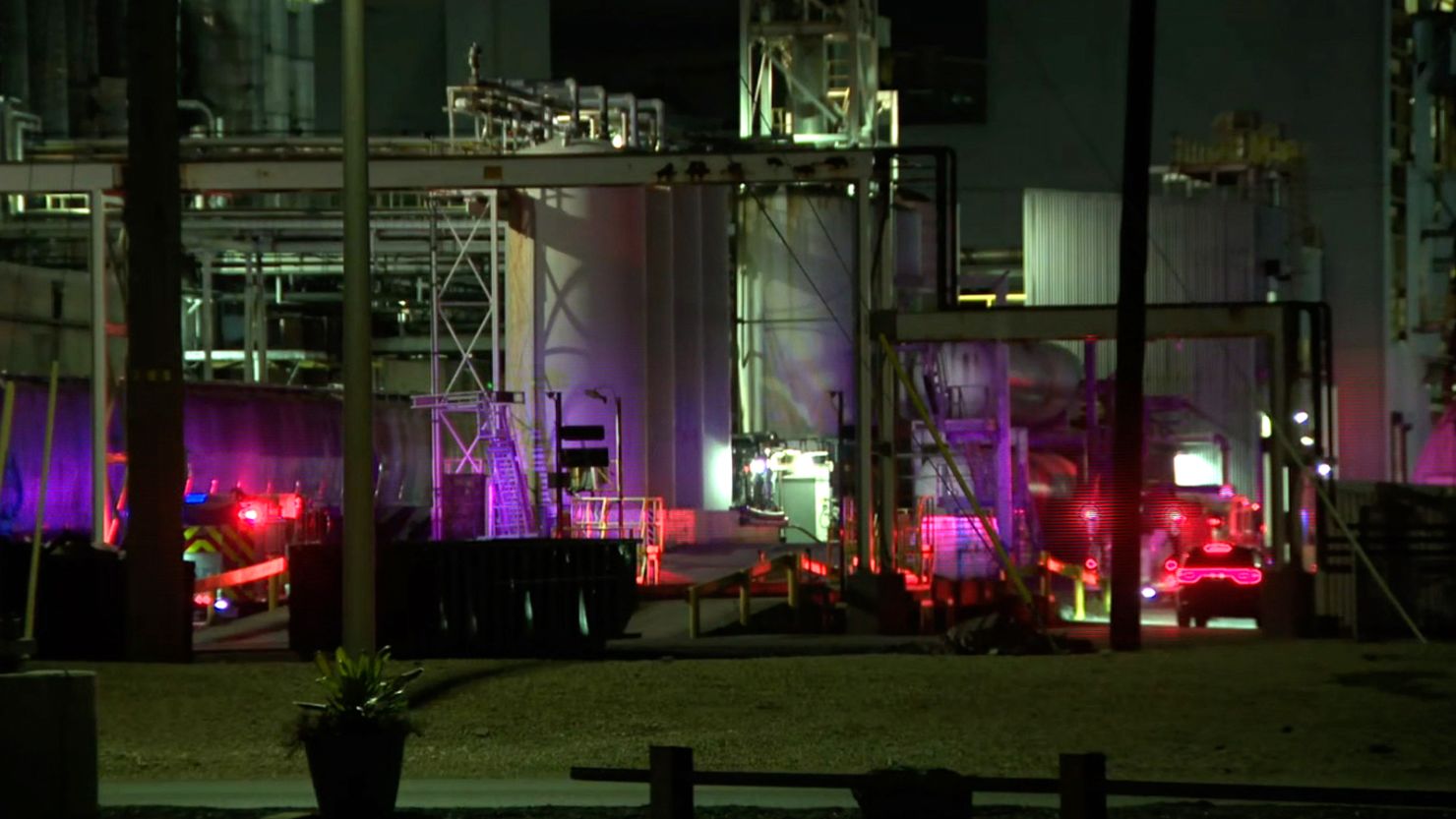 Explosion at processing plant in Decatur, Illinois, leaves 8 ...