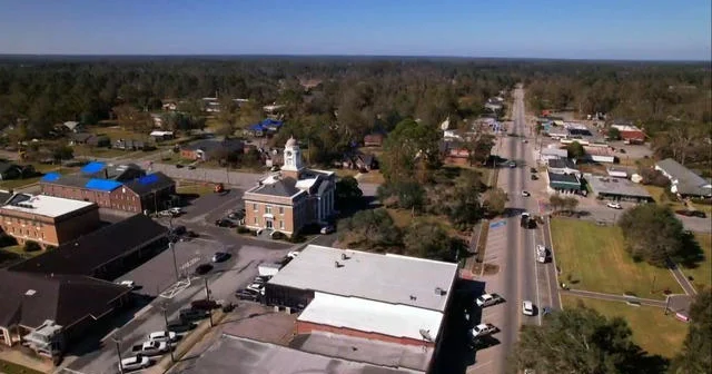 How rural voters in Georgia see the November election - CBS News