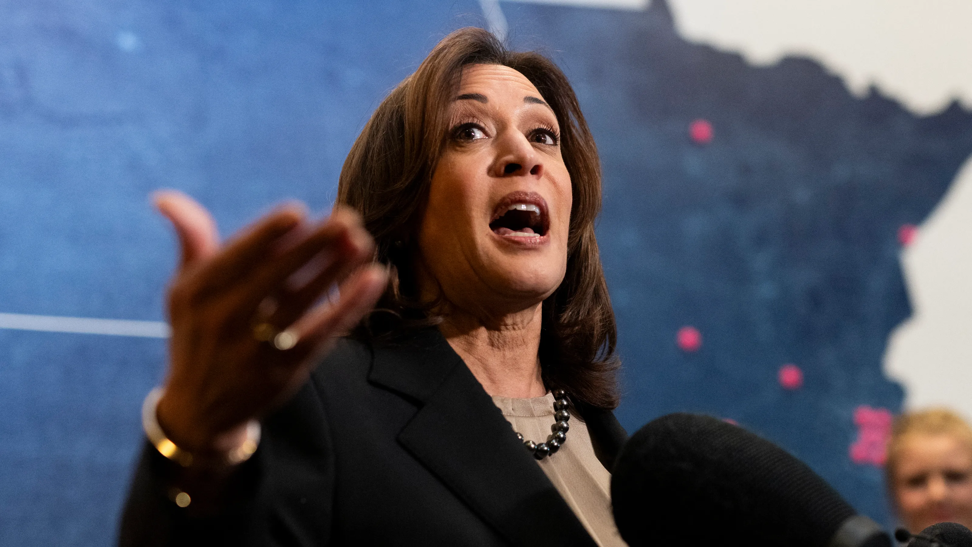 VP Kamala Harris makes historic visit to Planned Parenthood clinic