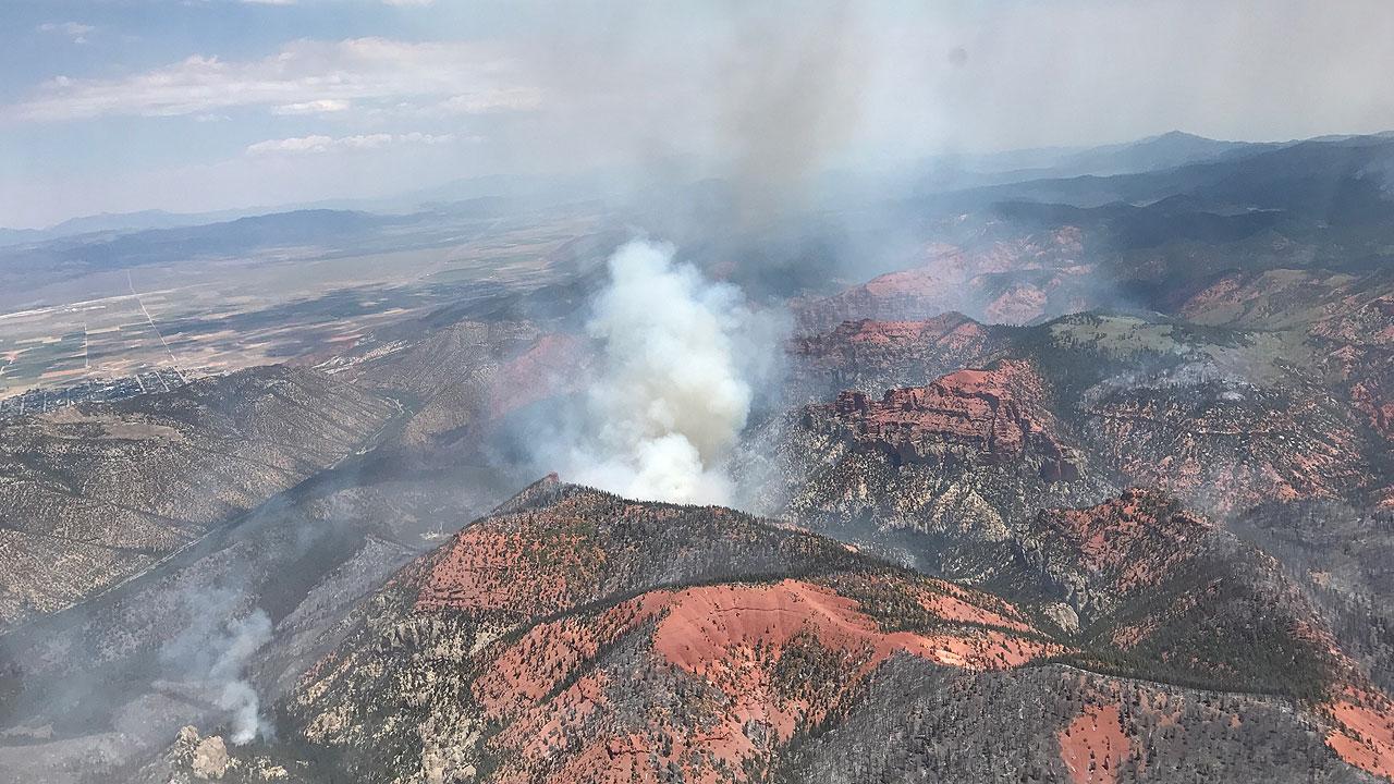 Utah wildfire swells to nearly 50,000 acres | Fox News Video