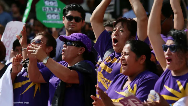 L.A. to boost minimum wage to $15