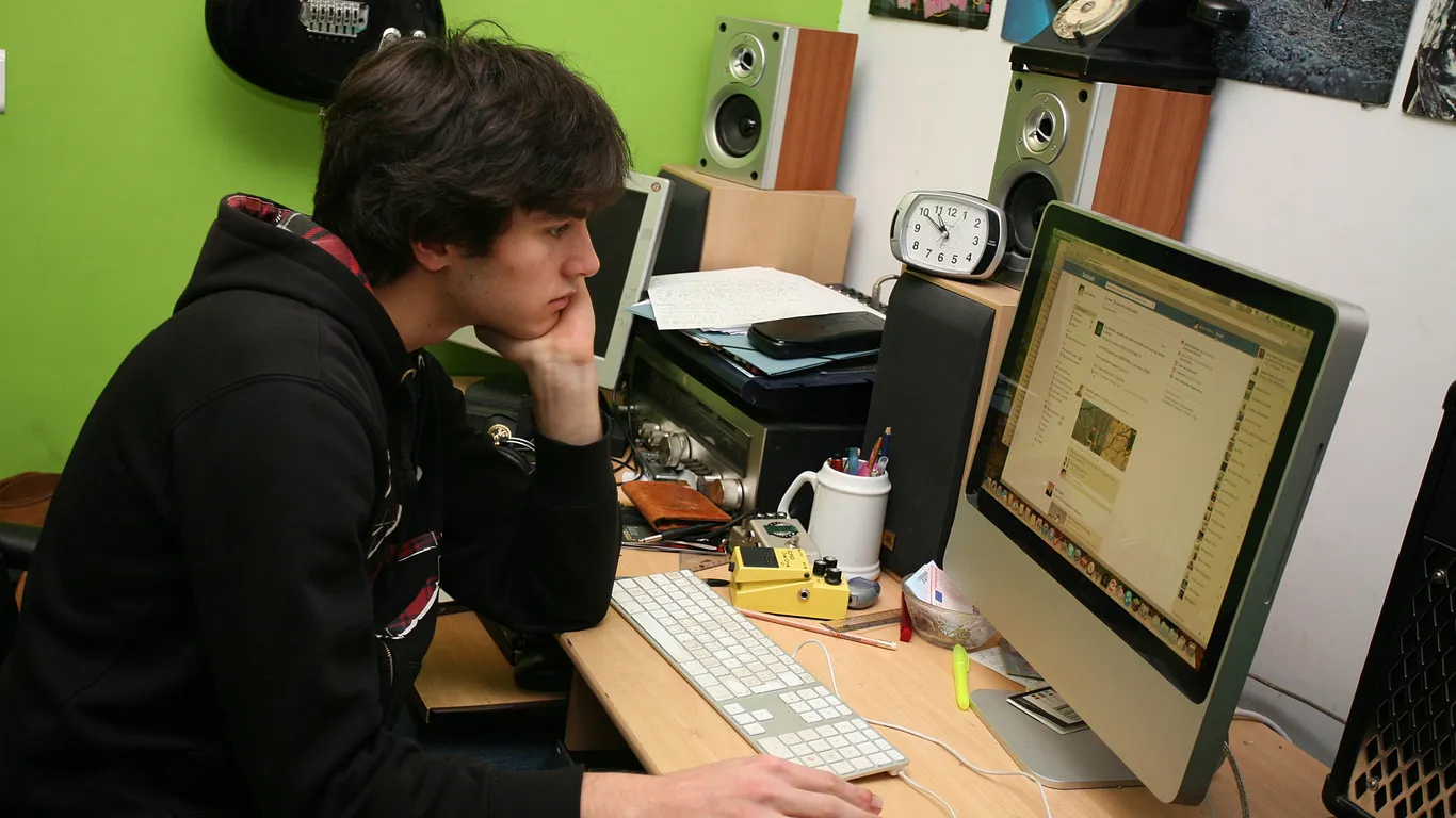 Hate speech soars for young social media users