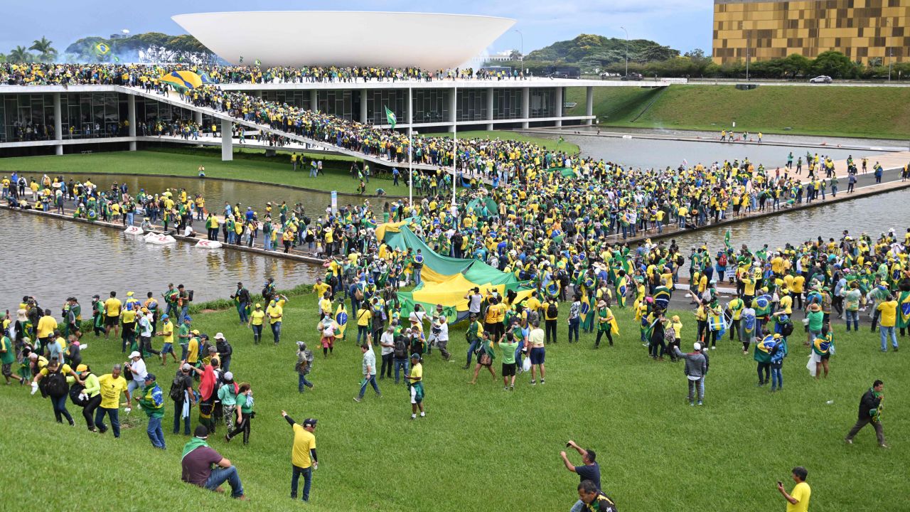 Brazil: Bolsonaro supporters break into Brazilian Congress and ...