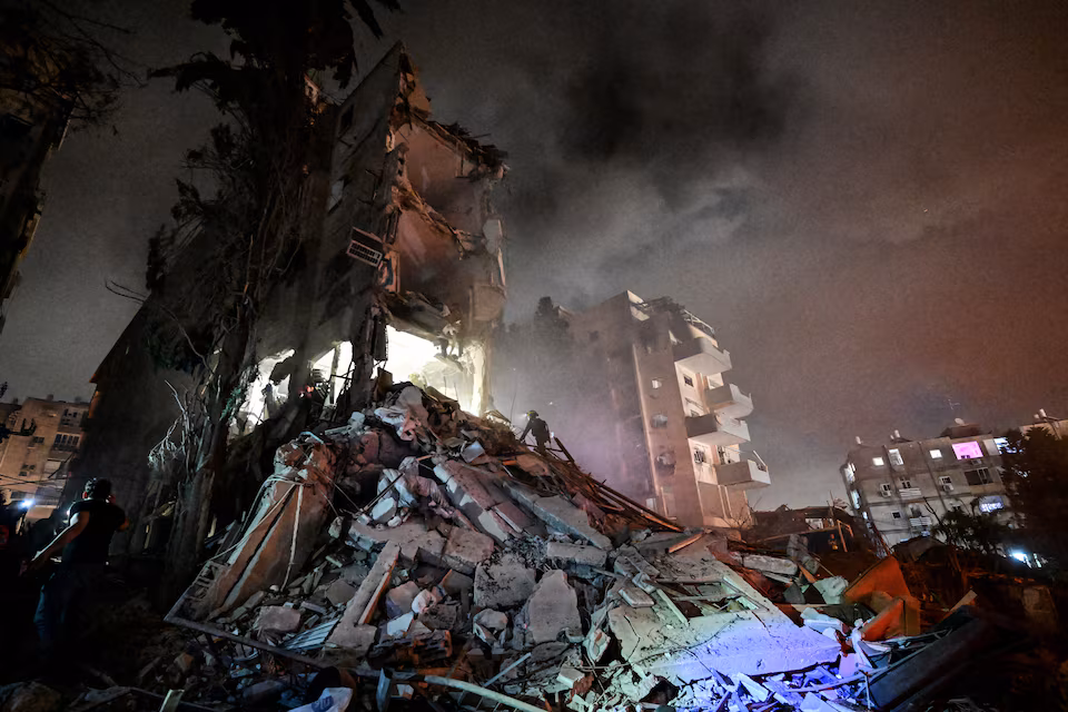 Scenes from Israel and Iran as missiles fly - June 17, 2025 ...