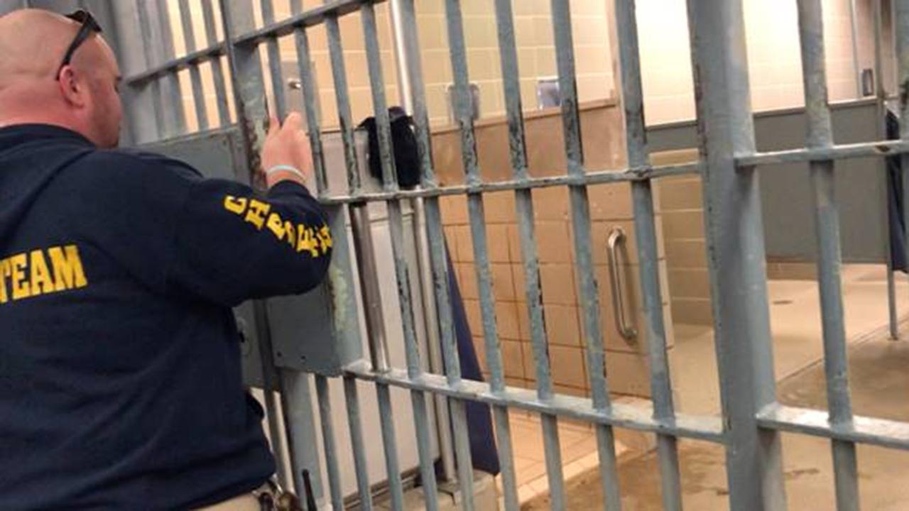 Inside newly converted ICE detention center in Louisiana where migrants ...