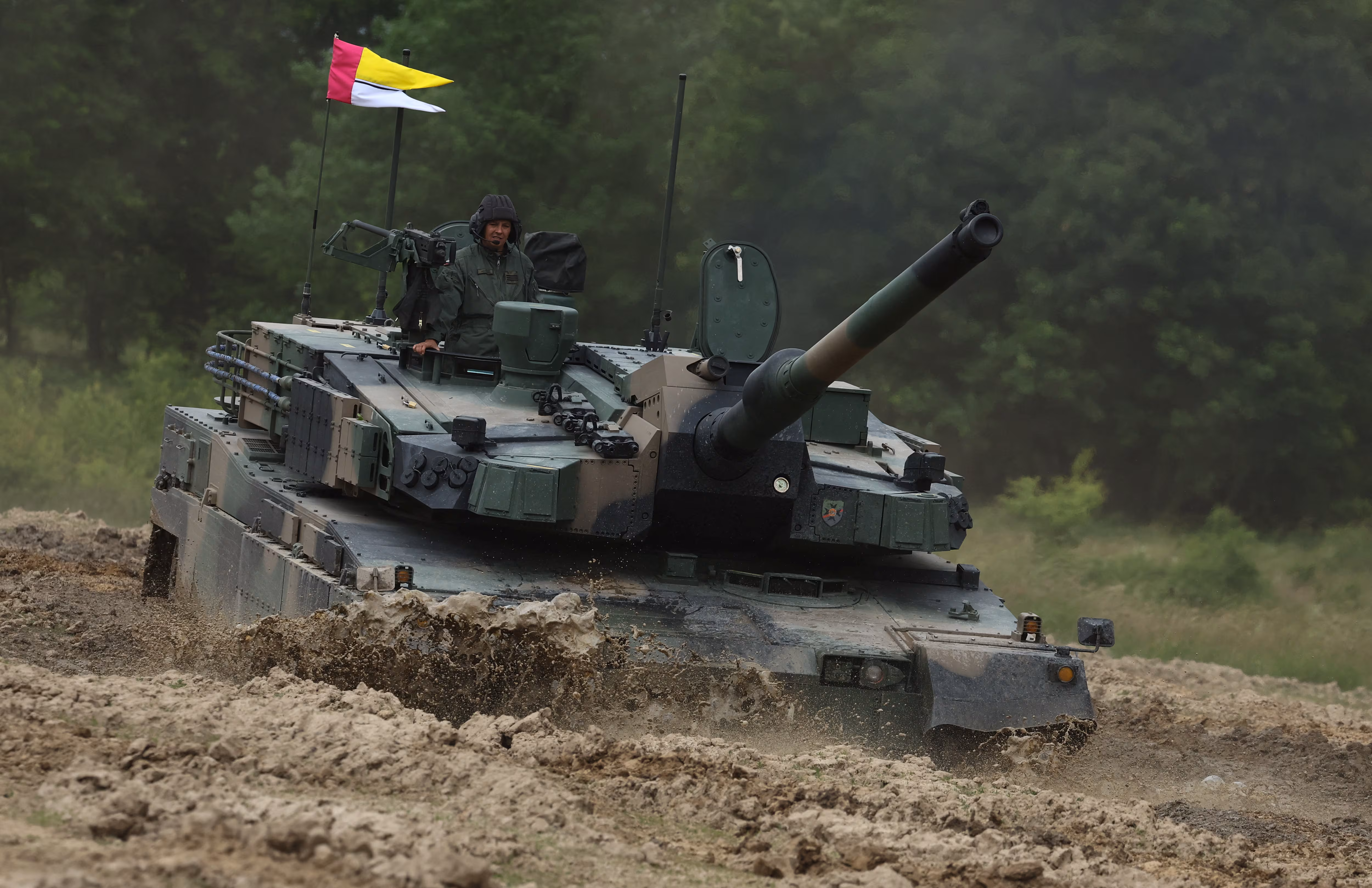 Poland completes negotiations to buy South Korean K2 tanks ...