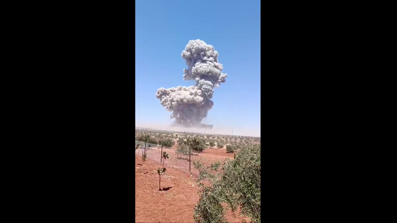 Massive Explosion Rocks Idlib's Maarrat Misrin Road, Casualties Reported