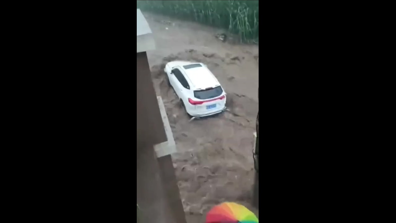 Emergency Crews Mobilize as Northern China Faces Catastrophic Flooding Crisis