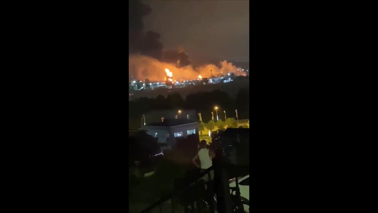 [Video] Ukrainian Drone Strike Hits Sochi Oil Depot, Ignites Inferno and Disrupts Flights